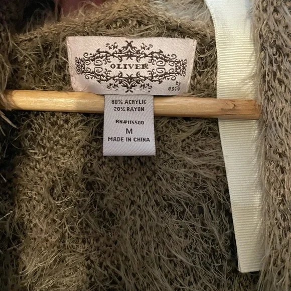 Oliver cheetah fuzzy sweater size medium - Picture 2 of 3